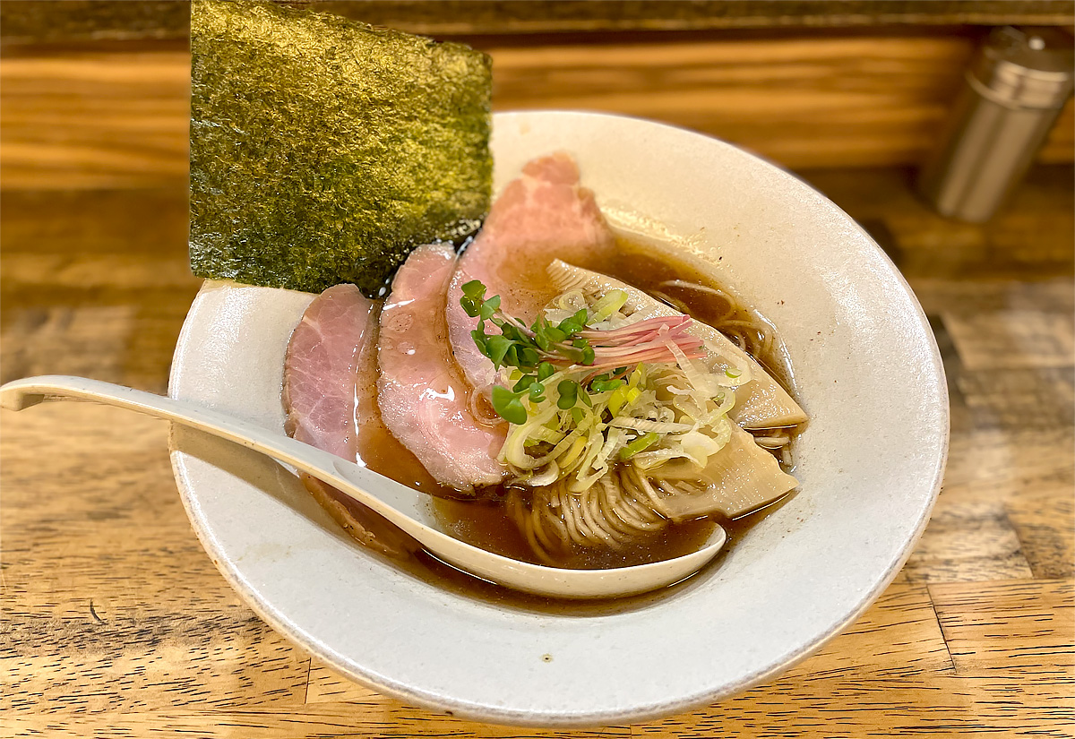 茨木市のおいしいラーメン店『麺屋 一慶』あっさり上品なスープは絶品！