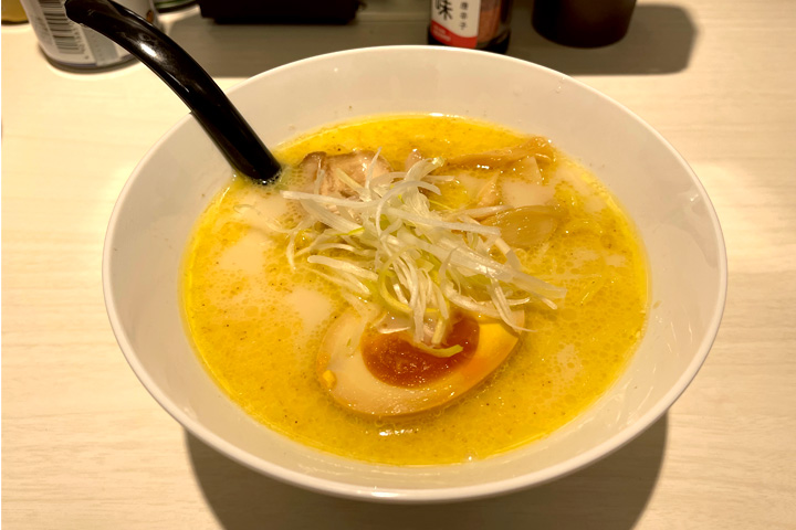 魚べい 茨木園田店の鶏白湯ラーメン