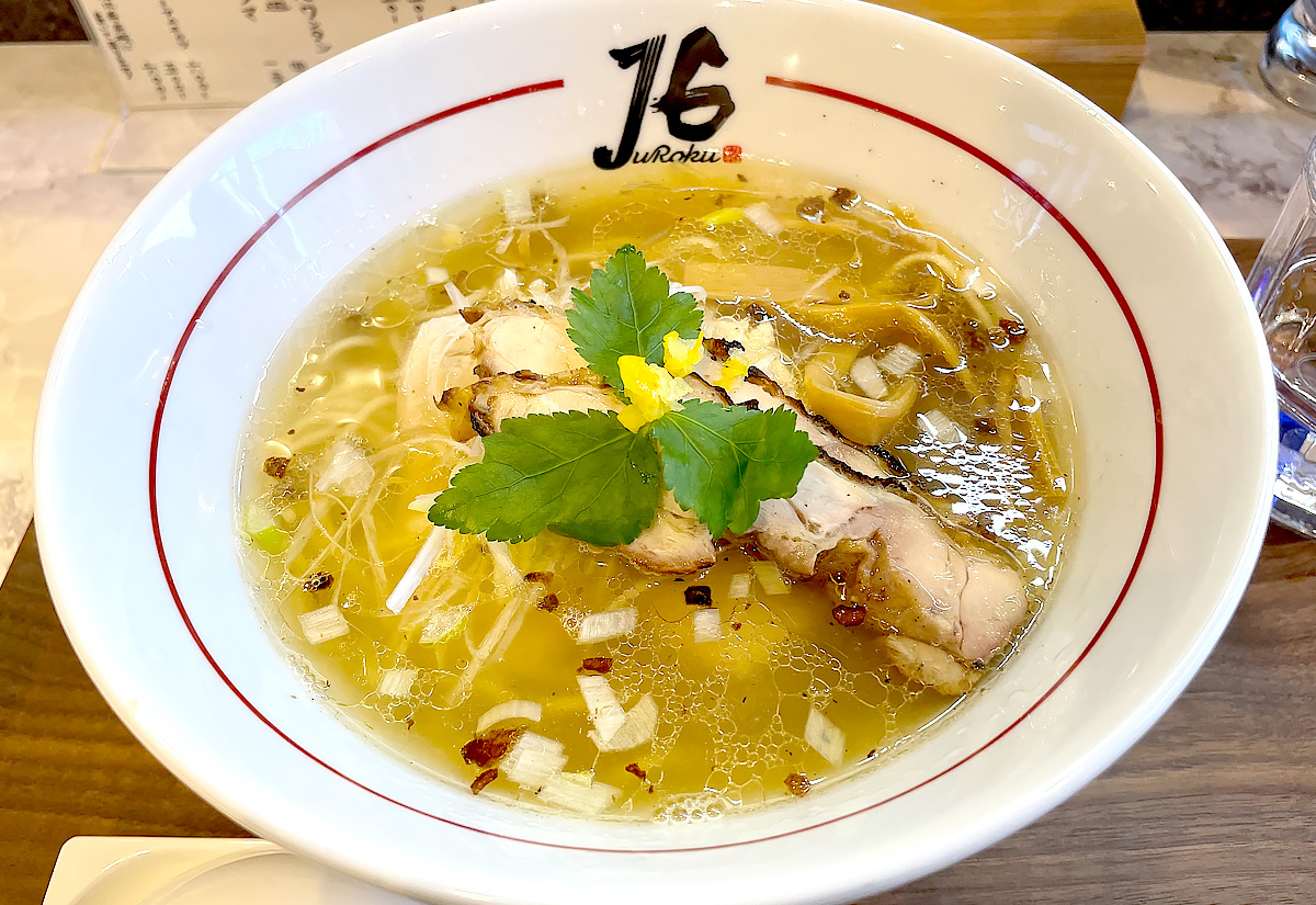 茨木市『鶏そば 16 JuRoku』行列が絶えないラーメン店！鶏そばが美味しいと話題に