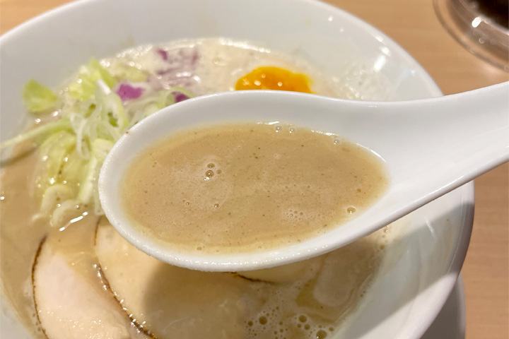 イイトコノトリの鶏白湯スープ