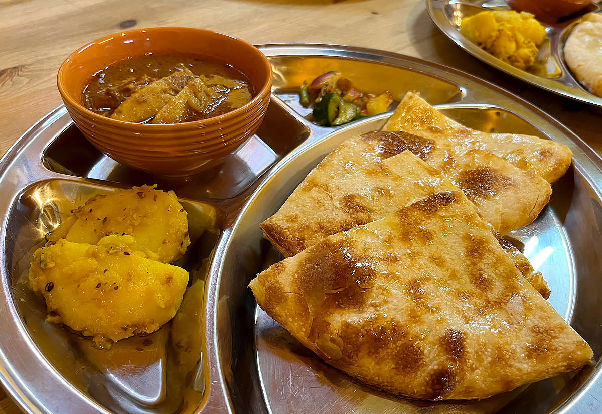茨木市 『ネパール食堂 バルピパル』スパイスたっぷり！本格的なネパール料理が堪能できるお店