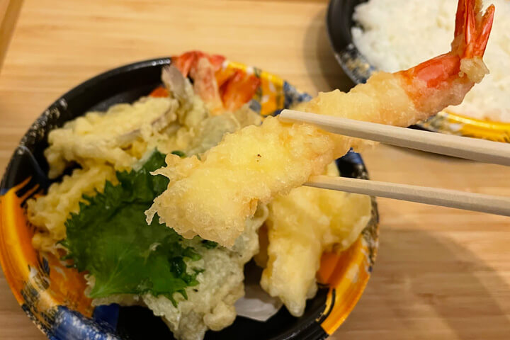 大盛海鮮天丼マウンテン 茨木の大きな天ぷら